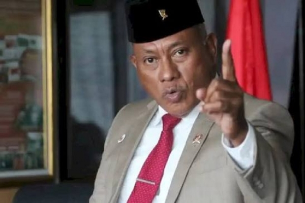 DPR Didesak Awasi Ijazah Gibran: Rakyat Kecil Wajib Berijazah, Wapres Kok Jadi Polemik?