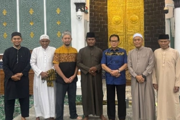 Rokhmin Dahuri Teguhkan Nilai Spiritual di Masjid Raya Baiturrahman