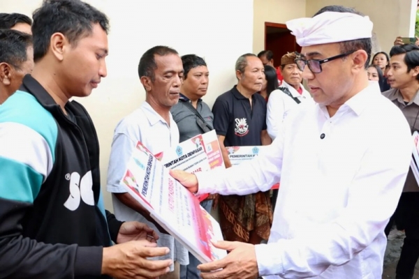 Jaya Negara Serahkan 22 Rumah Layak Huni