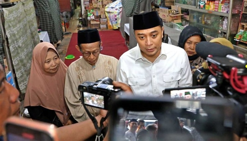 Cak Eri Tunjukkan Kepedulian: Pemkot Surabaya Bantu Santri Korban Musibah Ponpes Al-Khoziny