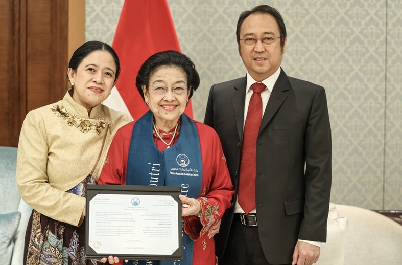 Megawati Kenalkan Puan Ketua DPR di Riyadh: Perempuan Harus Bisa Segalanya