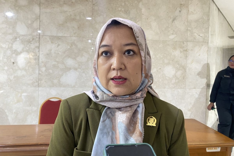 Yuke Yurike Ingatkan Ada Sanksi Tegas Terhadap Pelaku Pembakaran Sampah Secara Ilegal