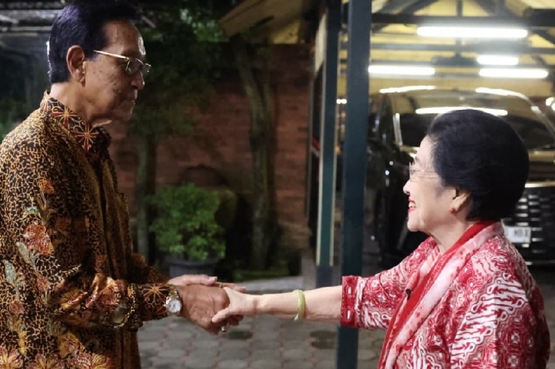 Sri Sultan Jamu Santap Malam Ibu Megawati Soekarnoputri di Kraton Jogja