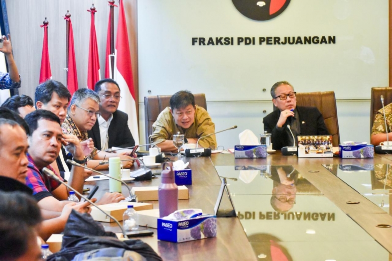 Soroti Konflik Lahan hingga Lambatnya Rehab-Rekon Bencana, Fraksi PDI Perjuangan Serap Aspirasi WALHI