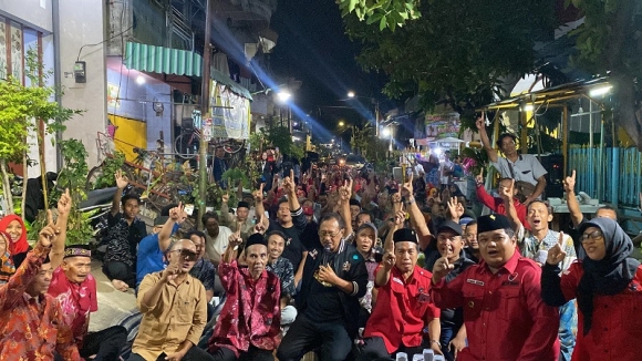 Dihadapan Ratusan Warga Dupak, Cak Ji Komitmen Tambah Kuota Beasiswa Pemuda Tangguh