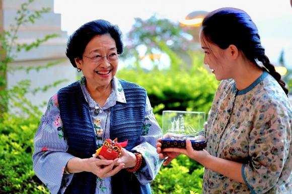 Bersama Foodblogger Dianxi Xiaoge, Megawati Nikmati Makanan Khas Tradisional Yunnan