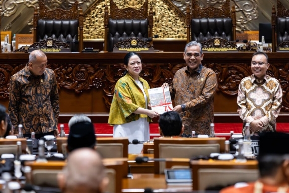 Puan Ungkap DPR Telurkan 16 UU dan Terima Ribuan Pengaduan Dalam Setahun, Masalah Hukum Mendominasi