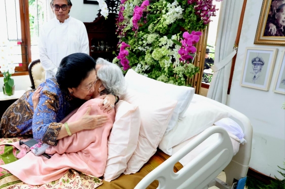 Megawati Ucapkan Duka Mendalam atas Meninggalnya Istri Kapolri Hoegeng