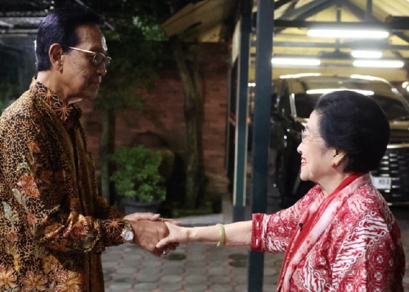 Sri Sultan Jamu Santap Malam Ibu Megawati Soekarnoputri di Kraton Jogja