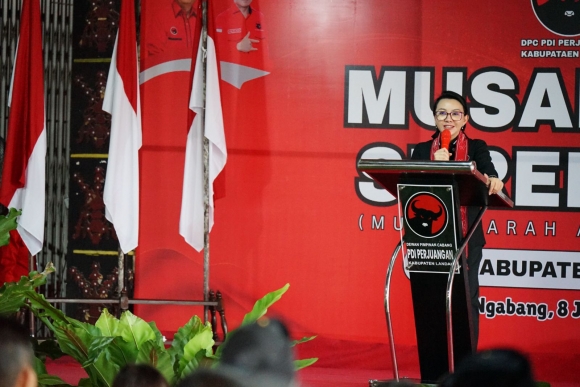 Musancab PDI Perjuangan Landak, Pesan Karolin: Badai Pasti Berlalu, Pelayanan Publik Tetap Nomor Satu