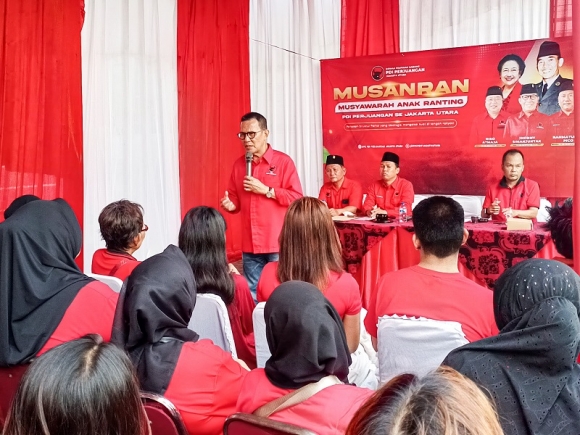Lantik Pengurus Anak Ranting Jakarta Utara, Jhonny Simanjuntak Gaungkan Pesan Bung Karno