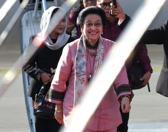 Kunjungan ke Timor-Leste: Megawati Disambut Karpet Merah, Tarian Tradisional, hingga Antusiasme Pelajar