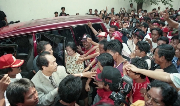 Henry Yoso: Kudatuli Momentum Perkuat Komitmen Seluruh Anak Bangsa terhadap Demokrasi, Supremasi Hukum & Persatuan Nasional
