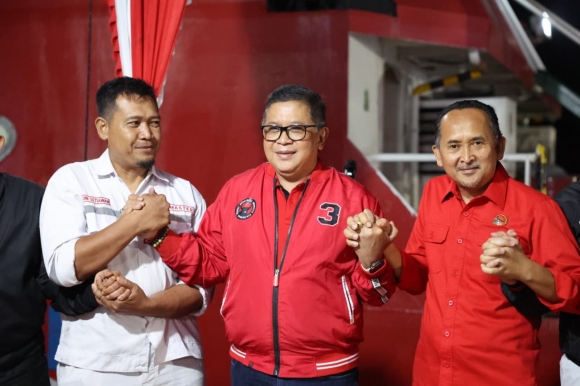 PDIP Lepas Kapal RS Laksamana Malahayati Bantu Korban Gempa di NTT