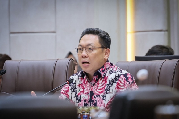 Charles Minta Rencana Rekonstruksi Faskes Pasca-Bencana Flores Segera Disusun, BMHP Jangan Krisis