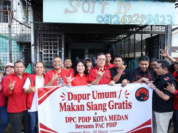 PDI Perjuangan Gelar Dapur Umum Perdana di Medan Barat, Bagikan Ratusan Makanan Gratis untuk Warga