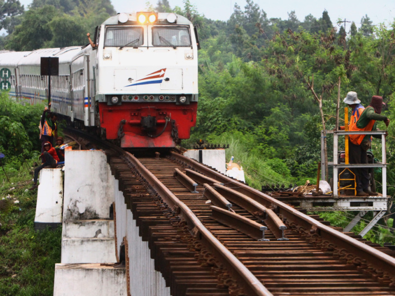 Ketepatan Pemberangkatan Kereta Capai 98 Persen