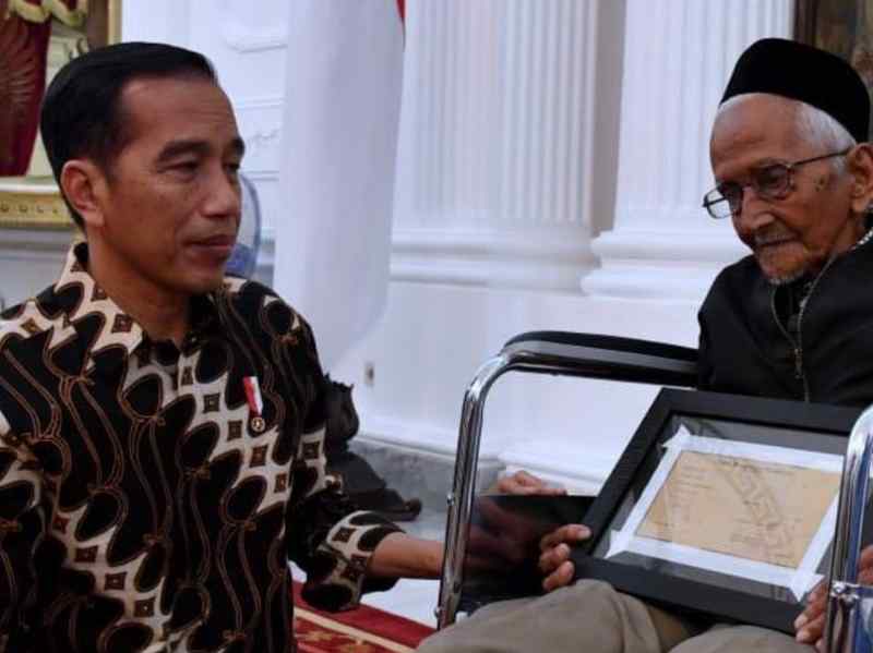 Jokowi Sambut Kakek Penyumbang Pesawat Bung Karno