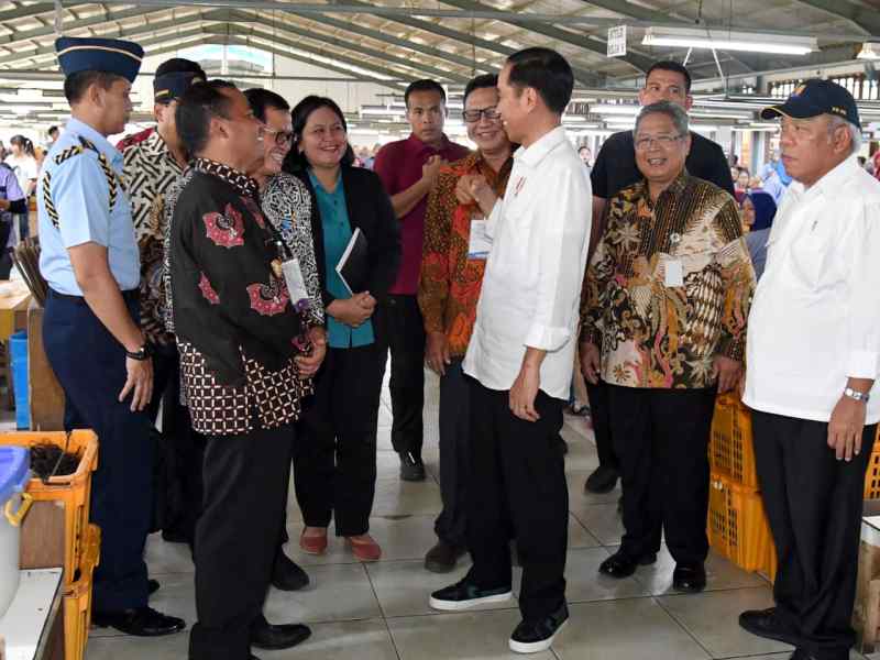 Dikunjungi Jokowi, Buruh Pabrik Rambut Palsu Girang
