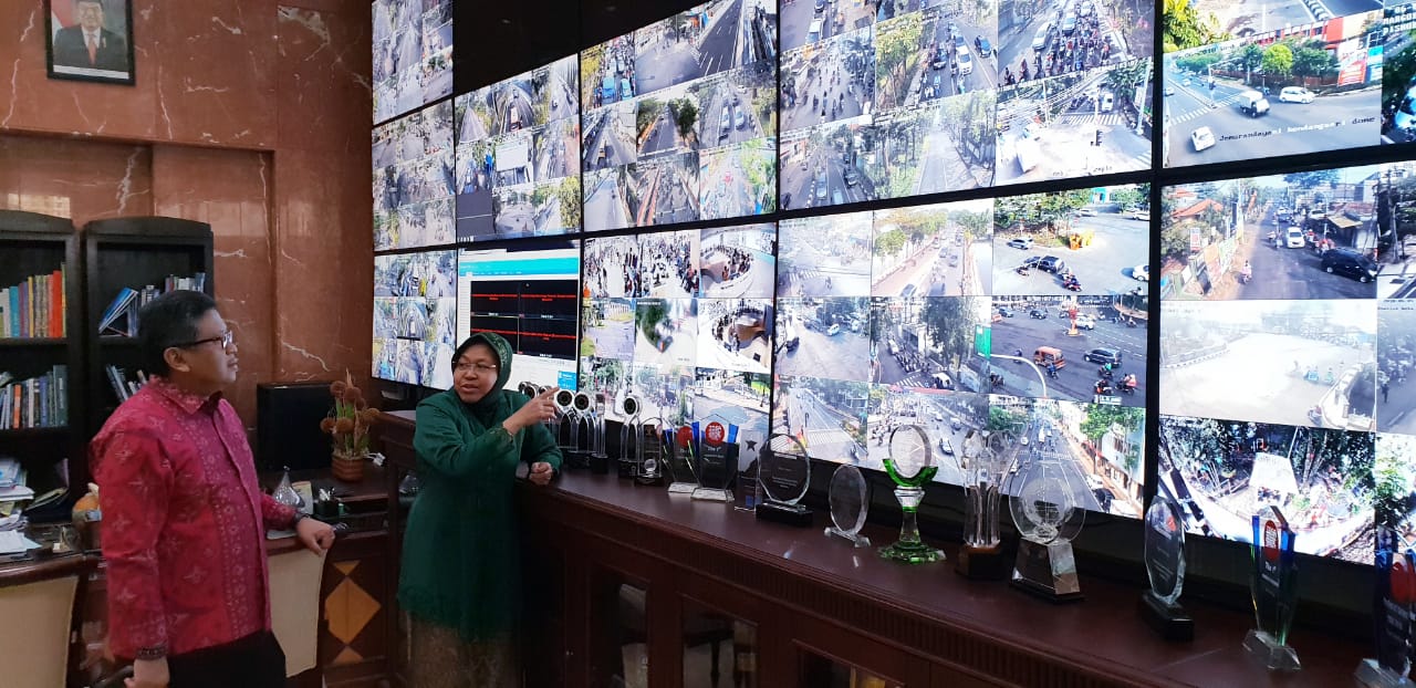 Hasto Apresiasi Semangat Patriotisme Wali Kota Risma