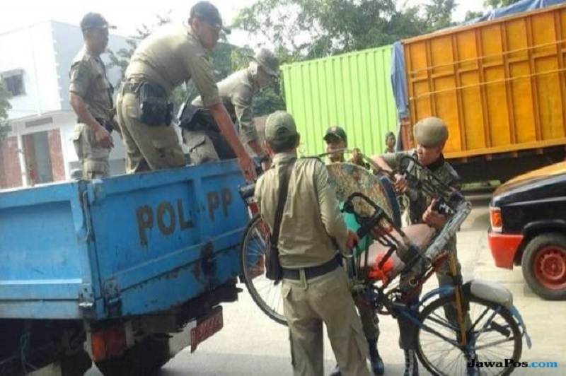 Gembong: Mengembalikan Becak di Jakarta Tidak Manusiawi