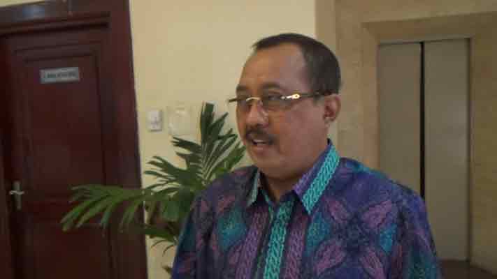 Ketua DPRD Kota Surabaya Minta Risma Turun Tangan