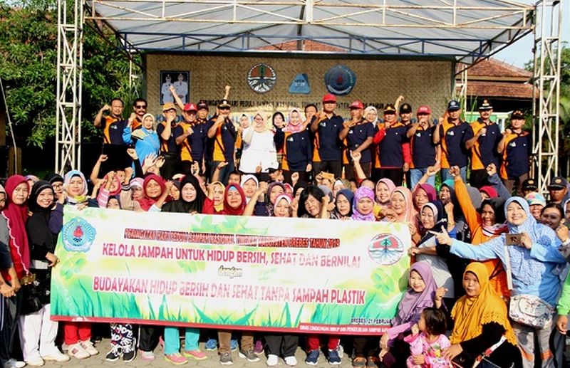 Idza Ajak Masyarakat Wujudkan Indonesia Bebas Sampah