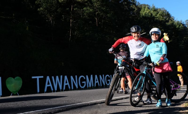 Sambil Gowes Ganjar Pamerkan Objek Wisata Tawangmangu Sambil Gowes Ganjar Pamerkan Objek Wisata Tawangmangu