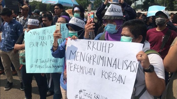 RKUHP, 'Kumpul Kebo' & Zina Hanya Bisa Dilaporkan Keluarga