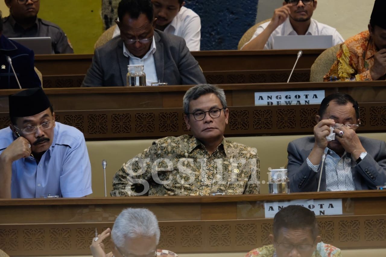 Johan Budi Ingatkan Tito Hati-hati Kelola Program e-KTP