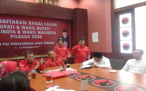 Ketua DPC PPP & Partai Golkar Daftar di PDI Perjuangan