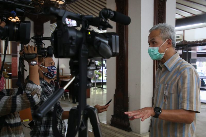 Ganjar Minta Semarang Raya Lakukan PKM Serentak