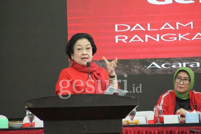 Megawati Sarankan Milenial Kunjungi TMP, Makam Anonim