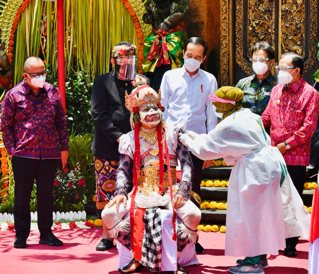 Presiden: Masyarakat Bali Tetap Waspada Meski Telah Divaksin