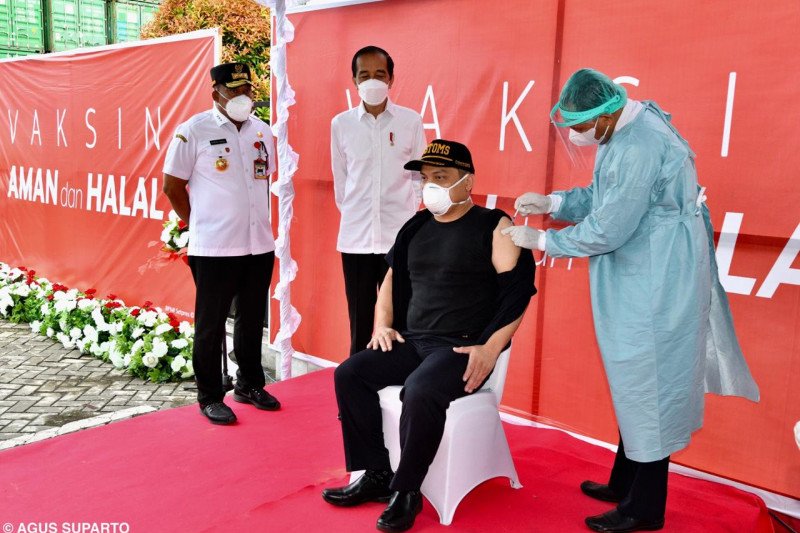 Presiden Tinjau Pelaksanaan Vaksinasi di Maluku Tengah