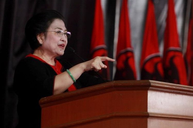 Megawati 'Sentil' Seragam Baru  Anggota DPRD Tangerang