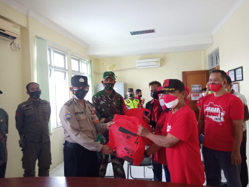 Banteng Kabupaten Bogor Beri Penghargaan Pada Nakes Ciomas