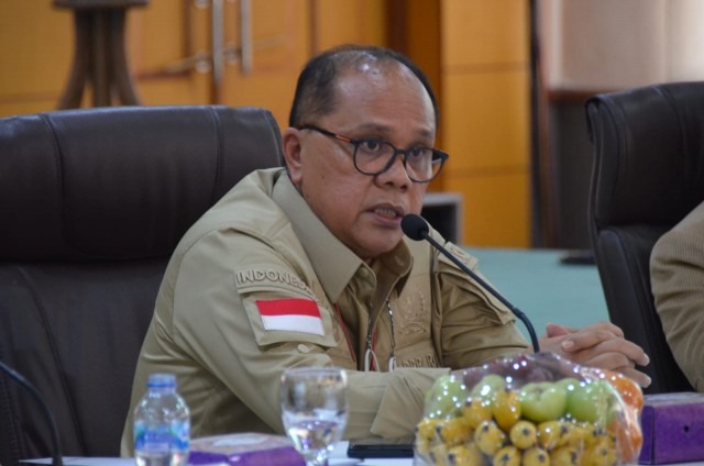 Junimart Desak Perbaiki Jalan Rusak di Merek-Sidikalang