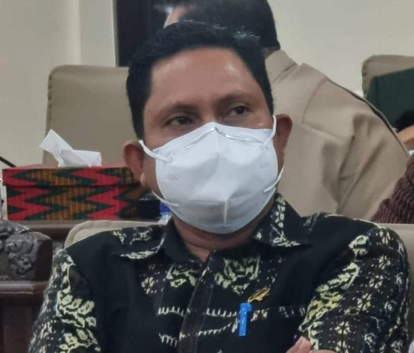 DPRD NTT Puji Kepiawaian TNI Bantu Percepat Vaksinasi