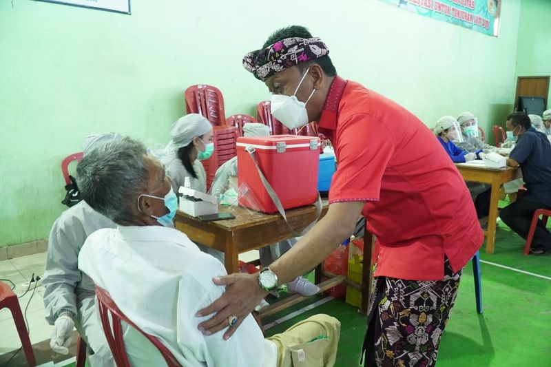 Kariyasa Genjot Vaksinasi Lansia di Kabupaten Buleleng 