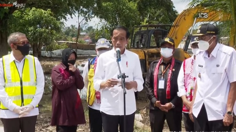 Jokowi Minta KLHK & Pengusaha Hijaukan Sungai Kapuas-Melawi