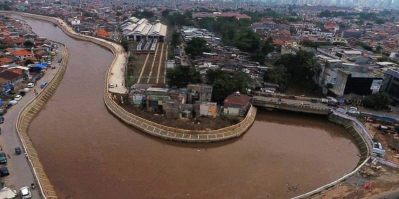 Anies Matikan Normalisasi & Naturalisasi Sungai di Jakarta  