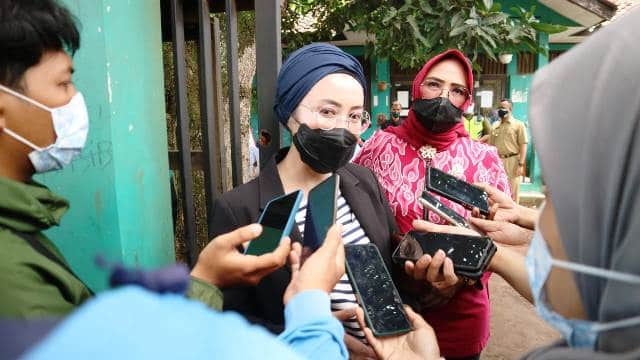 Selly Tinjau Giat Vaksin Anak di Kota Cirebon