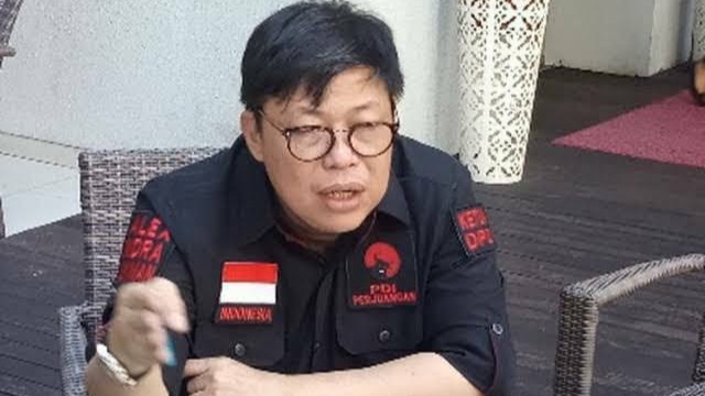 Alex Angkat Topi Akan Kinerja Wakil Bupati Dharmasraya