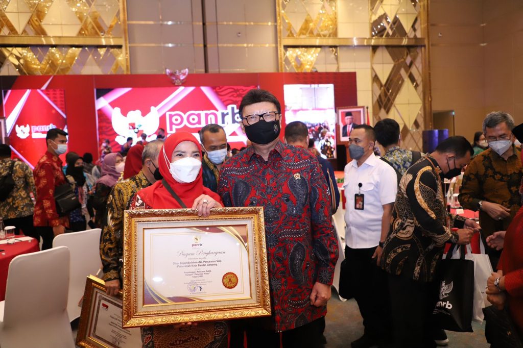Pemkot Bandar Lampung Raih Penghargaan Dari Kempan RB