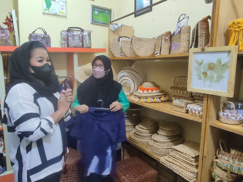 Puti Suntik Semangat ke Pelaku Ekonomi Kreatif di Surabaya