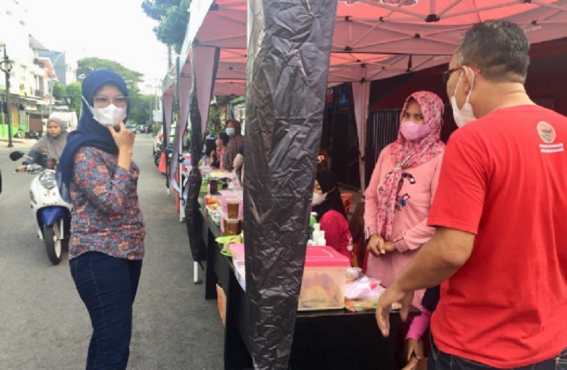Risfayanti Apresiasi Bazar Ramadan PDI Perjuangan Makassar