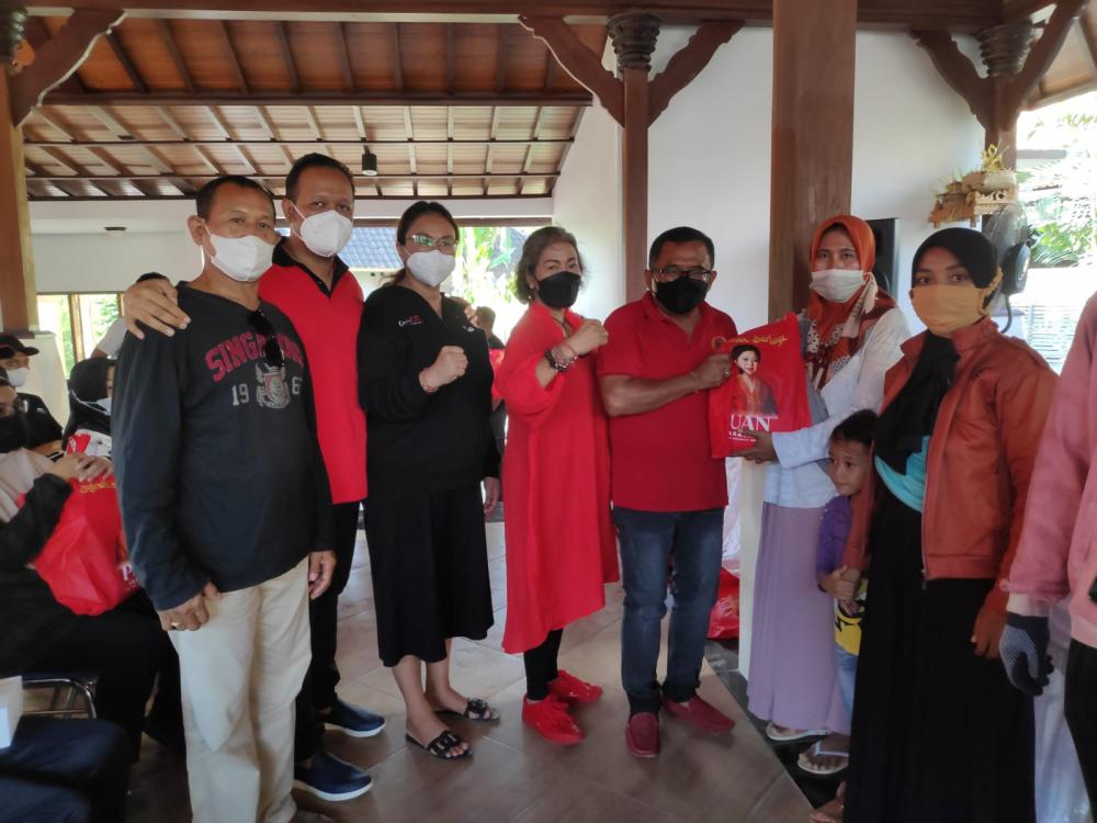 ARW Salurkan Bantuan Beras Untuk Umat Muslim di Badung