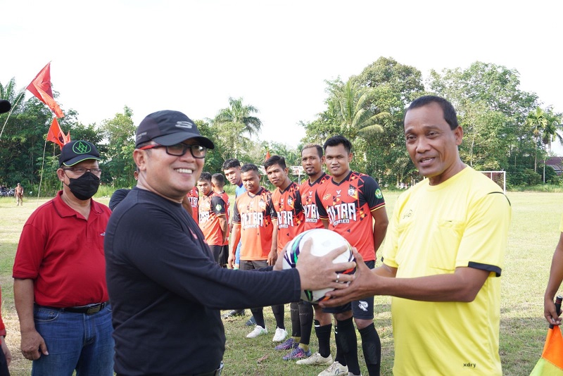 PDI Perjuangan Kalbar Gelar Turnamen Sepakbola Banteng Cup