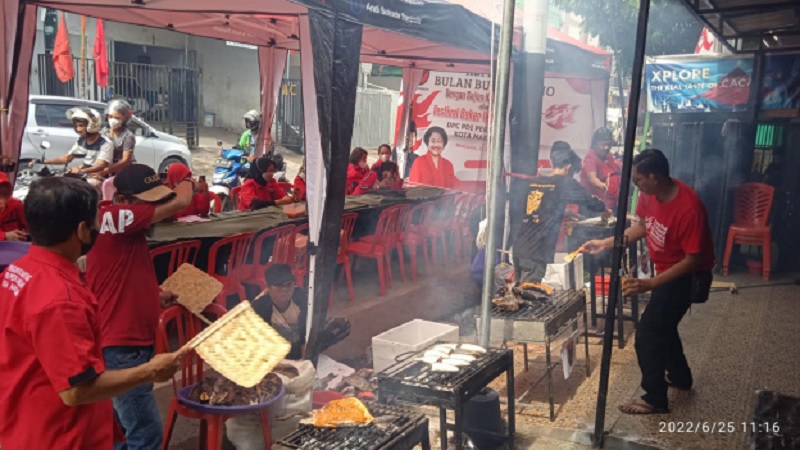 180 Kg Ikan Dibakar Banteng Makassar di Festival Bakar Ikan 